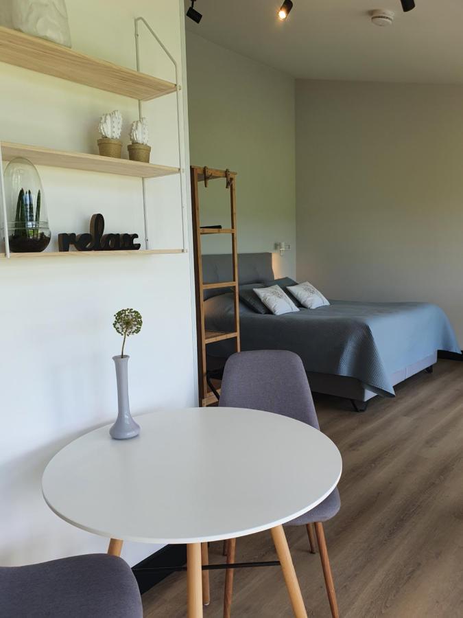 Hippe Schuur Bed & Breakfast Tytsjerk ภายนอก รูปภาพ