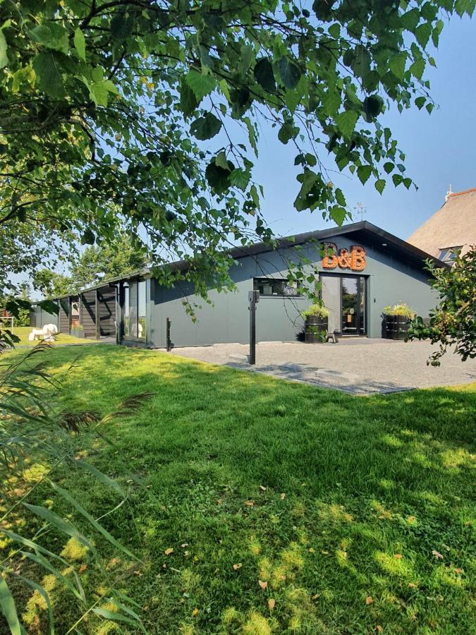 Hippe Schuur Bed & Breakfast Tytsjerk ภายนอก รูปภาพ