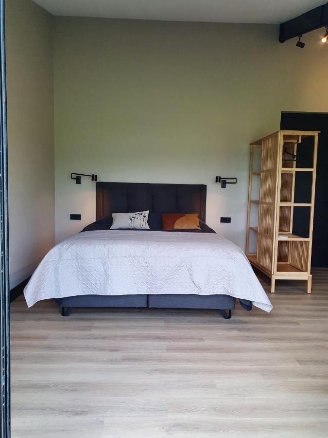 Hippe Schuur Bed & Breakfast Tytsjerk ภายนอก รูปภาพ