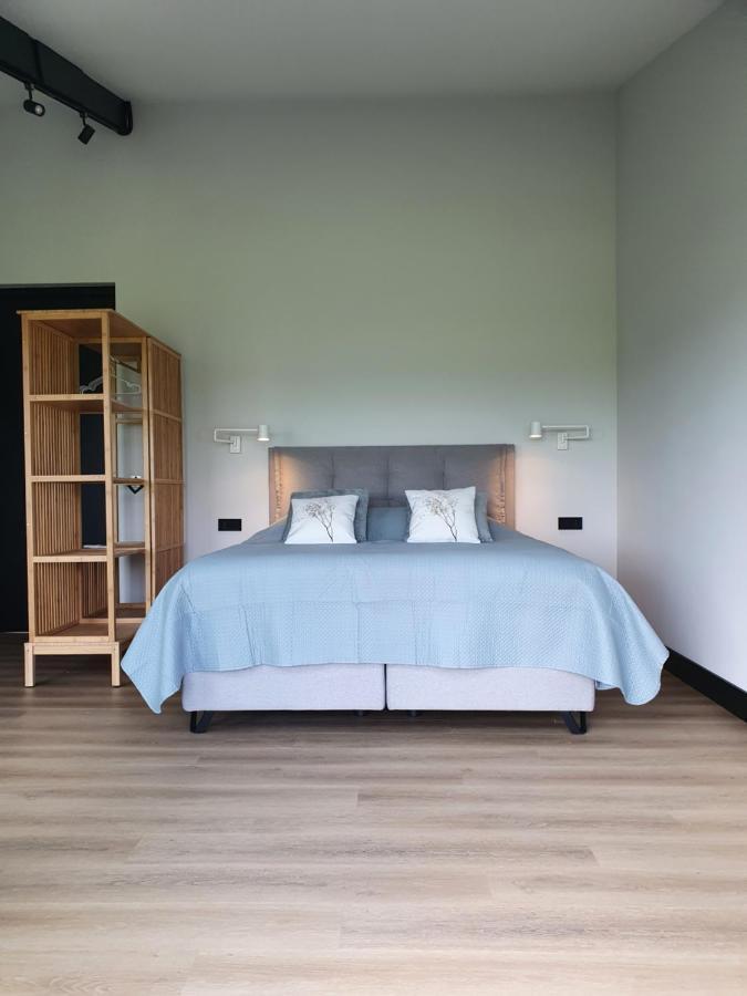 Hippe Schuur Bed & Breakfast Tytsjerk ภายนอก รูปภาพ