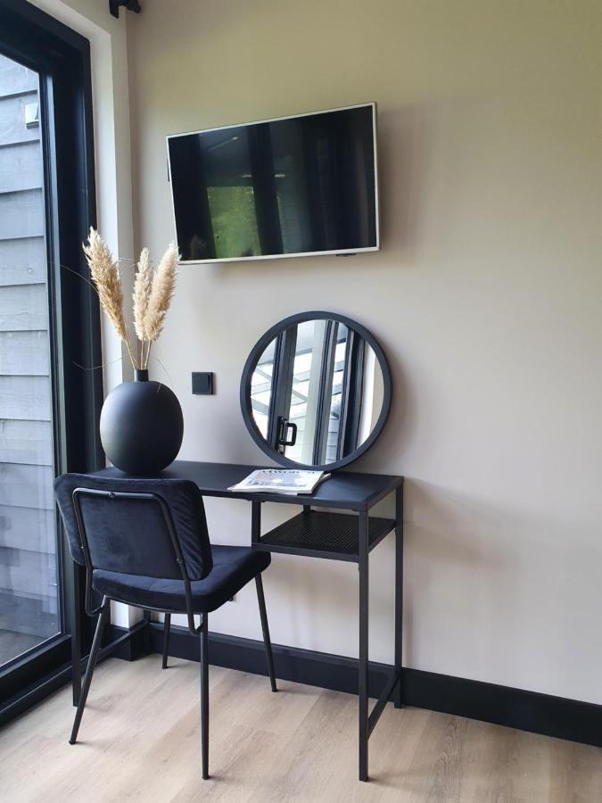 Hippe Schuur Bed & Breakfast Tytsjerk ภายนอก รูปภาพ